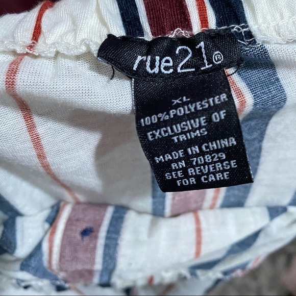 Fue 21 Cream Navy Red Stripe Off Shoulder Shirt - Picture 4 of 4